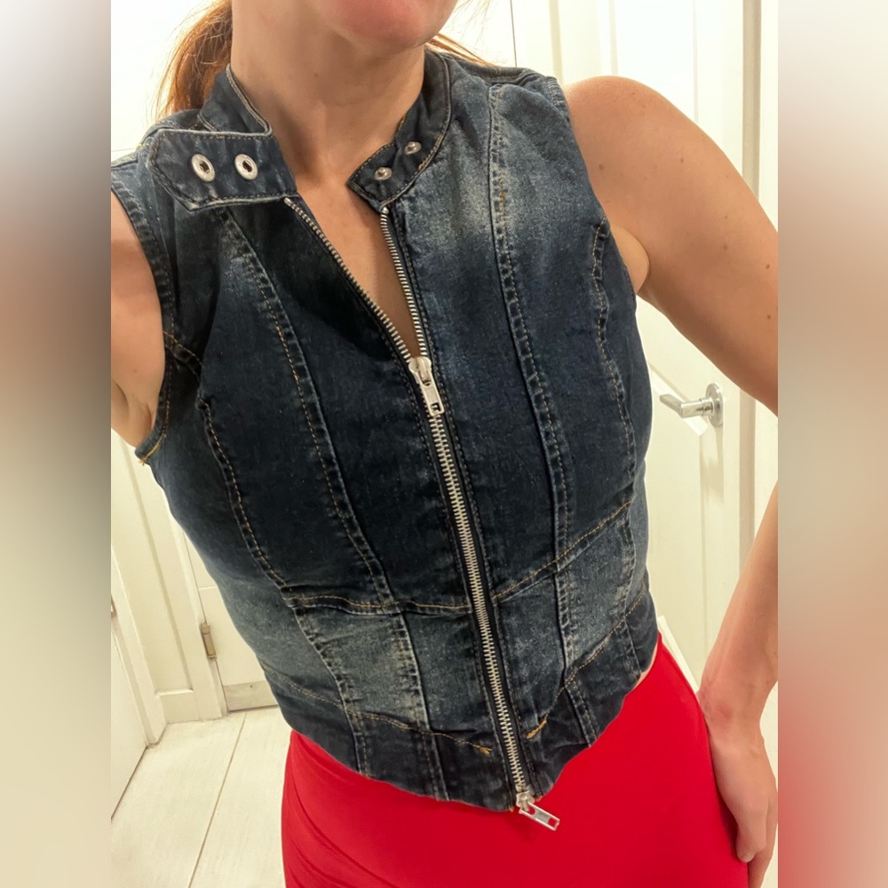 Forever 21 Dark Blue Fitted Denim Vest with double zipper feature